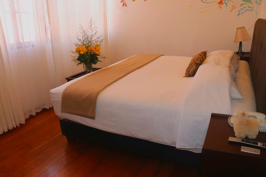 Habitacion matrimonial- Habitacion Atahualpa- Cusco Lodge Hotel Boutique-Hotel en Cusco- hotel en el cusco- hotel cerca de la plaza de armas de Cusco-Matrimonial room- Room Atahualpa- Cusco Lodge Hotel Boutique-Hotel in Cusco- hotel in cusco- hotel near the main square of Cusco