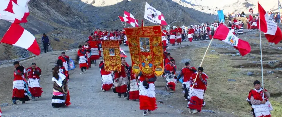 Festividad del Señor de Qoyllority - Feast of the Lord of Qoyllority in Cusco